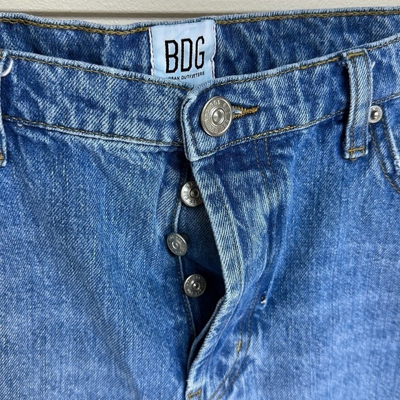 Urban Outfitters BDG Slim Straight Medium Wash Blue Jeans Distressed Denim 32 - Picture 4 of 7